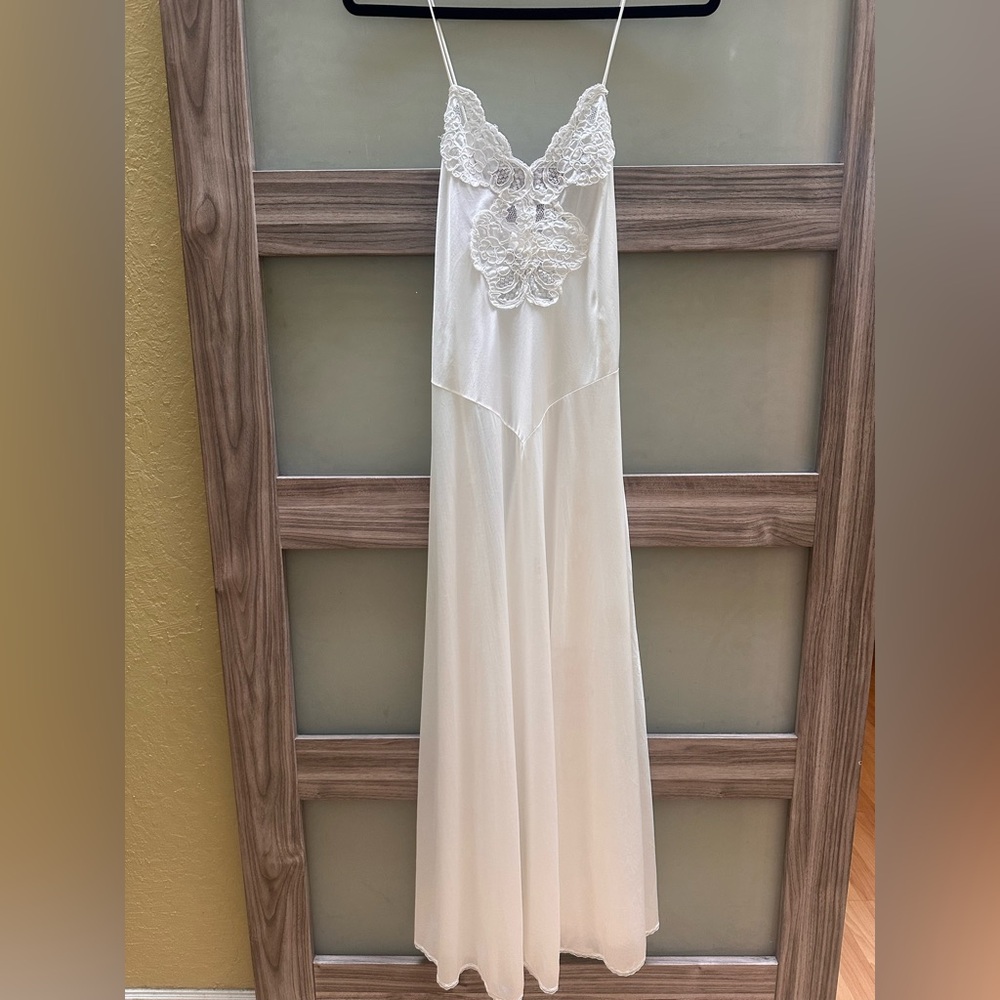 Victorias Secret Gold Label Vintage Lace Night Gown Slip 🤍
